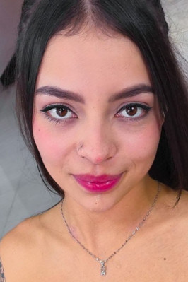 Carolina Garcia from VRLATINA